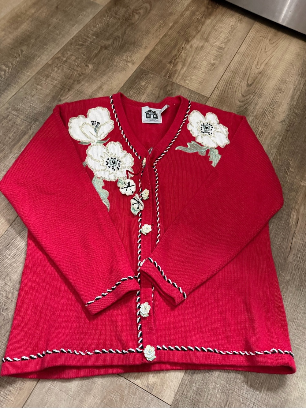 Storybook knits vintage Women’s Red Floral Embroidered Cardigan Sweater